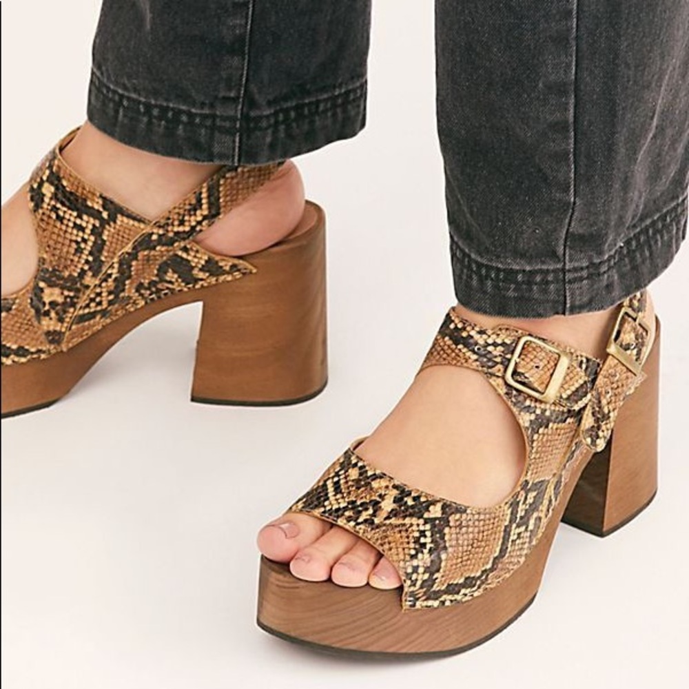 Free People Belem’s platform clog - Picture 3 of 13